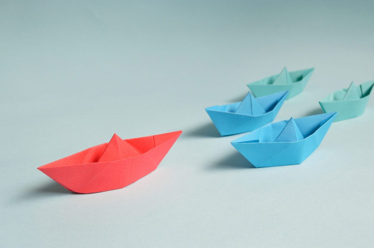 liderança barcos de papel líder